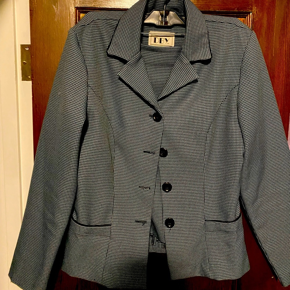 Miss Dorby’s Women Skirt Suit Set
